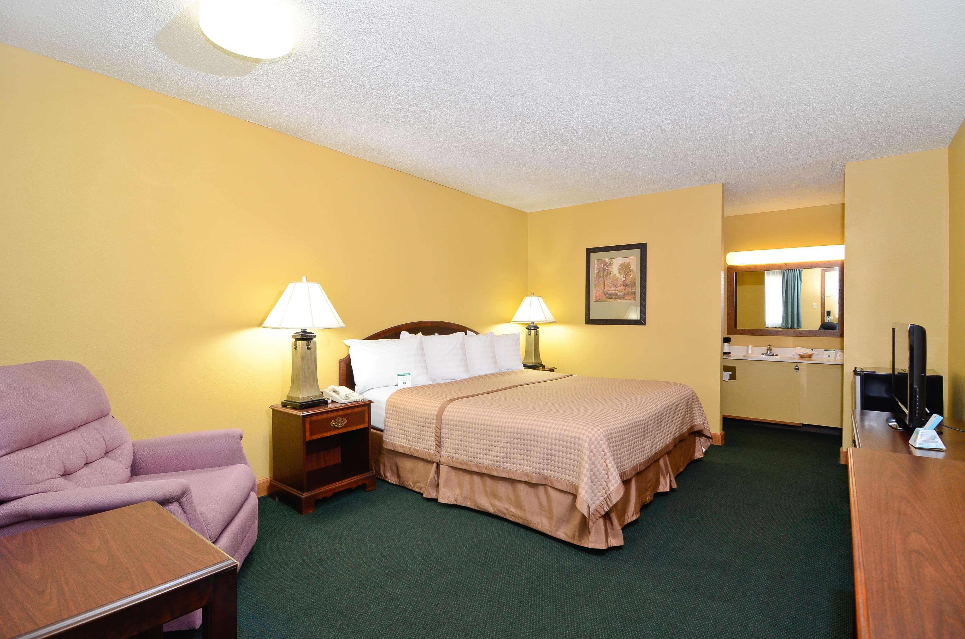 Americas Best Value Inn Iola Exterior foto