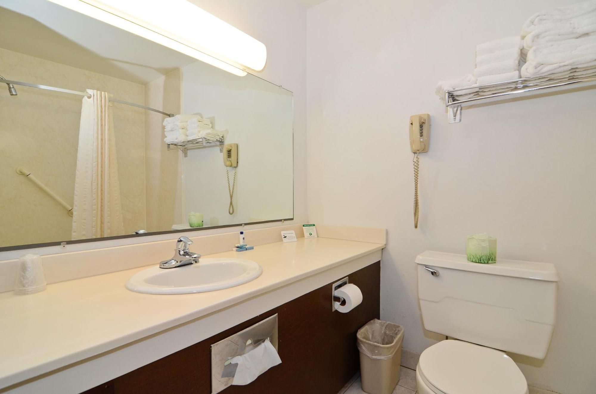 Americas Best Value Inn Iola Quarto foto