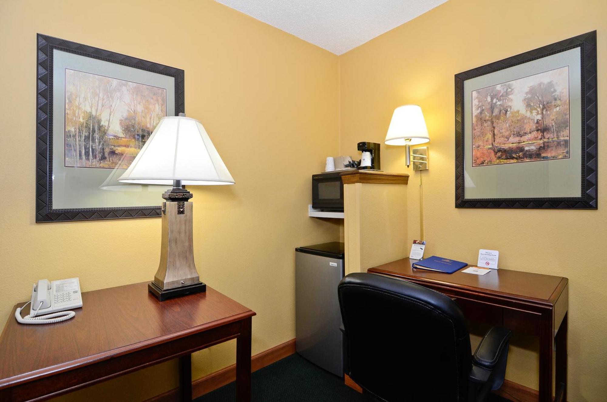 Americas Best Value Inn Iola Quarto foto