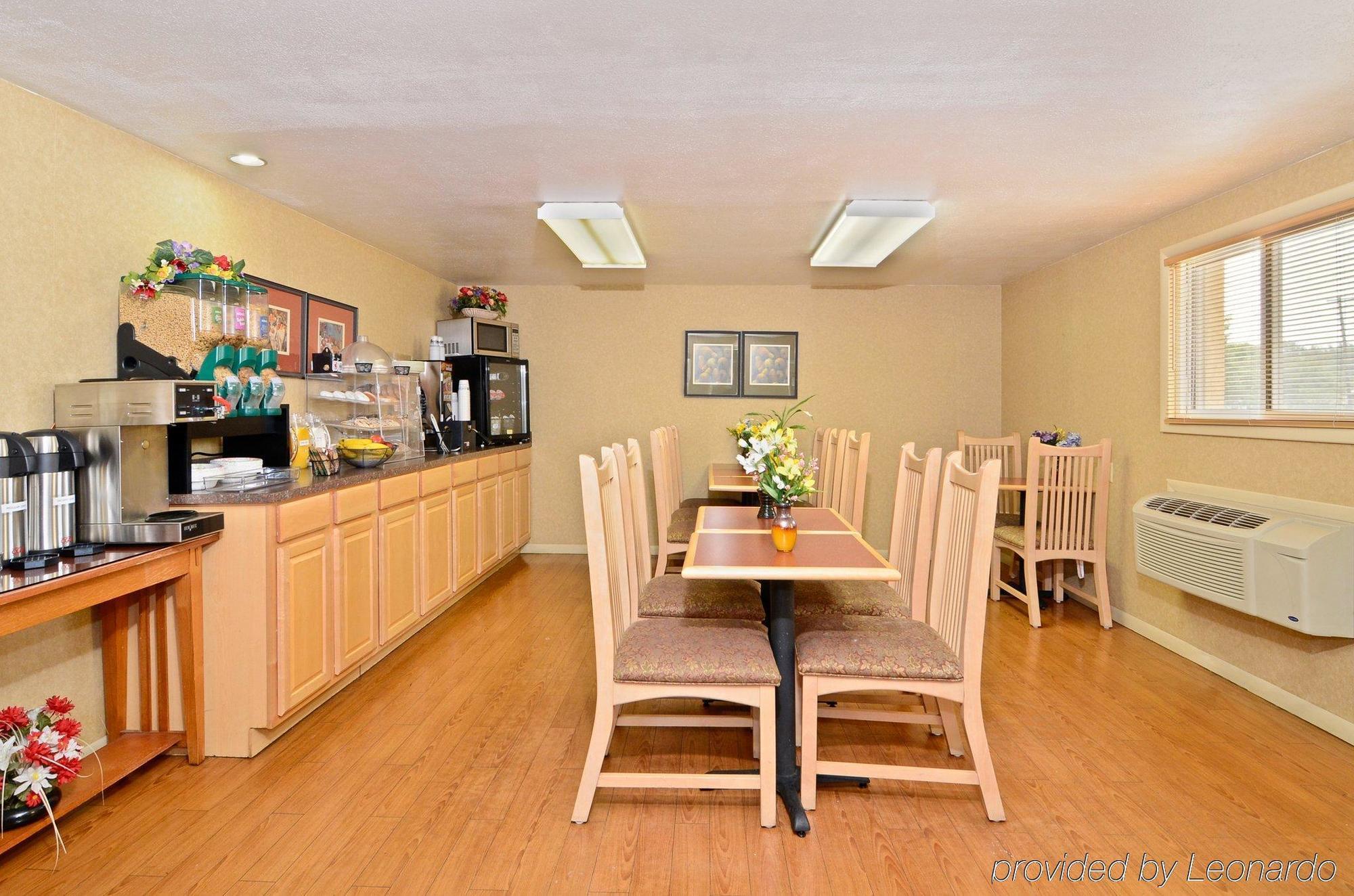 Americas Best Value Inn Iola Exterior foto