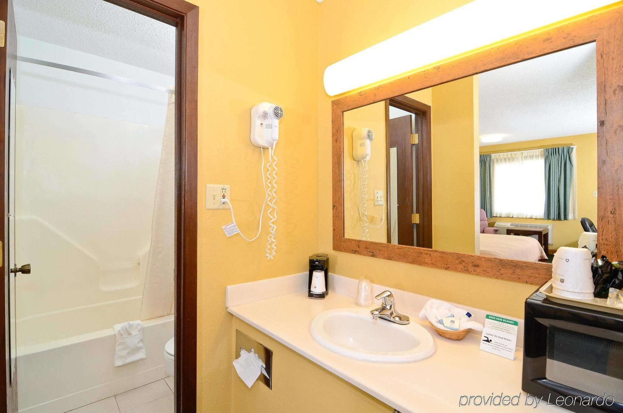 Americas Best Value Inn Iola Exterior foto